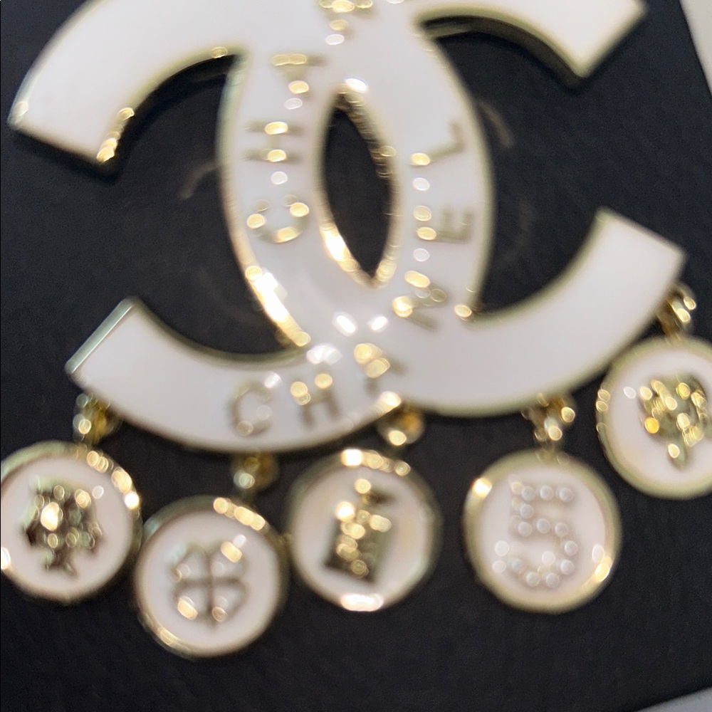 CHANELLY Gold and Cream Logo Brooch - Picture 3 of 6